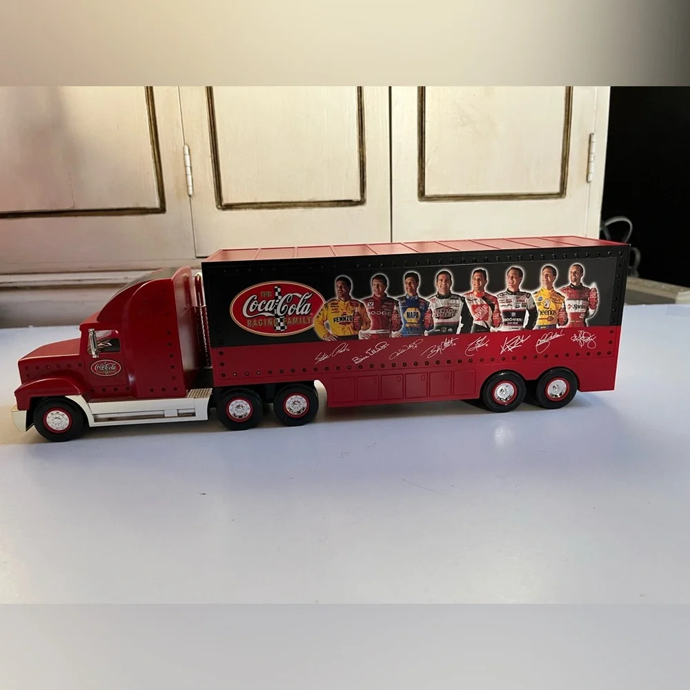 Collectible 2002 Coca-Cola NASCAR Carrier with Car & lights Semi Truck
